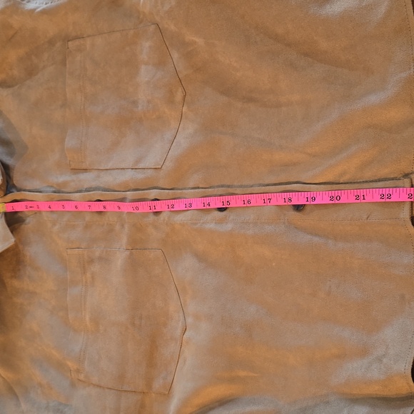 Banana Republic Women’s XL Tan Suede Button-Down Shirt Jacket w/ Belt – Excellen - Picture 7 of 7
